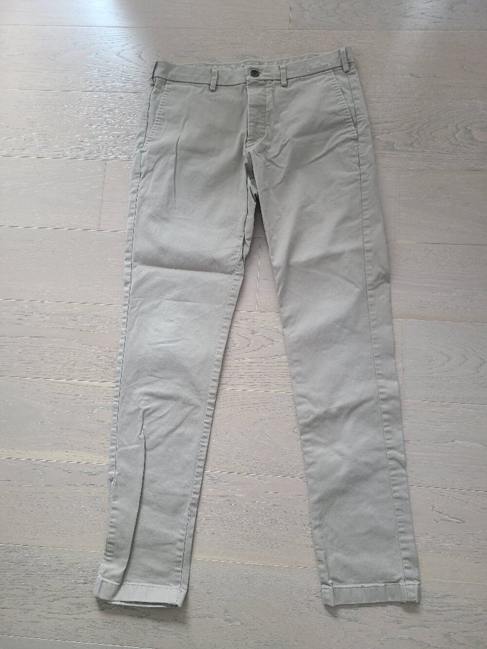 Uniqlo Men's 33x34 inches Khaki Pants